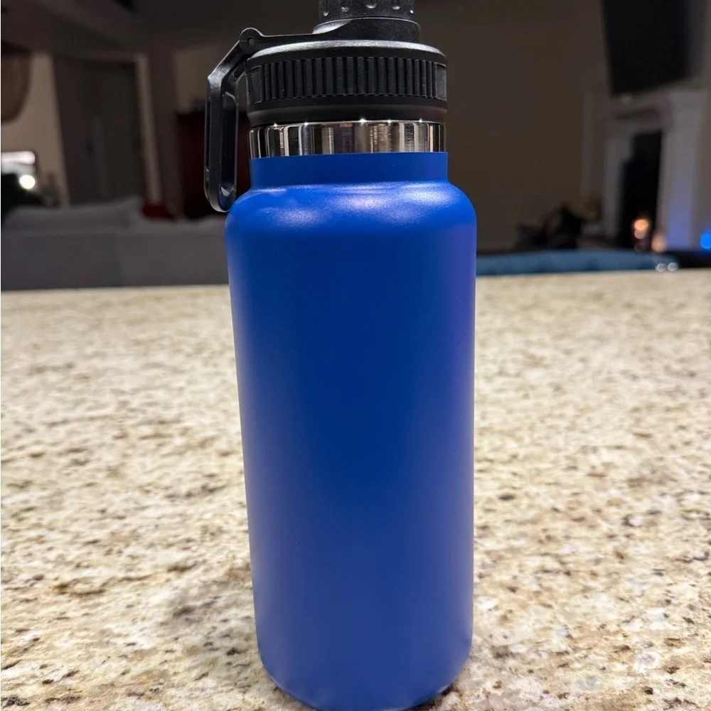 Daisy’s Findings Blue Water Bottle